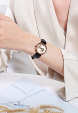 טען תמונה למציג הגלריה, Facet Brilliant שעון נשים שוויצרי J5.833.M